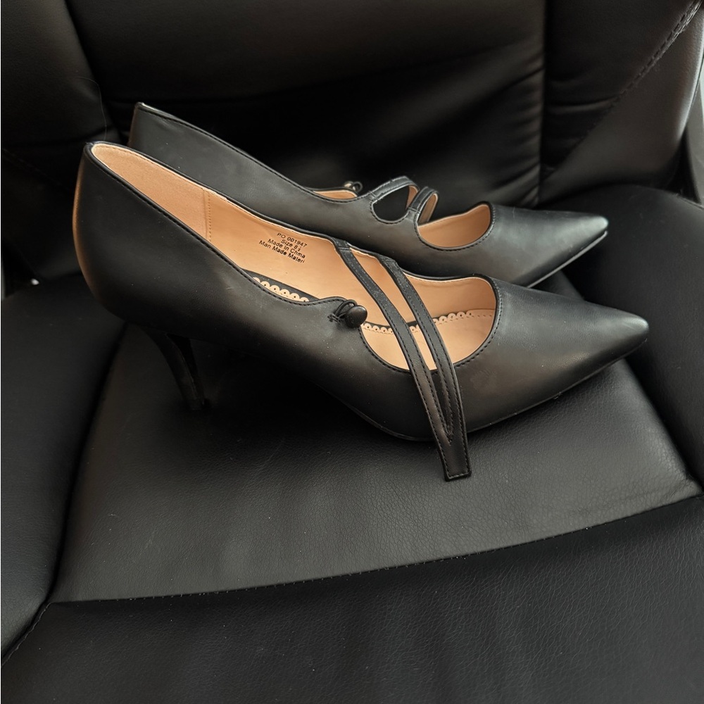 Chic Black Heels with Strap Detail